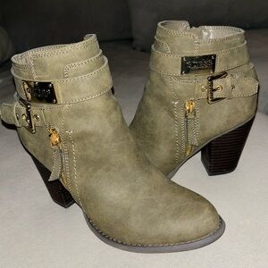 Guess Boots- Worn 1 👢